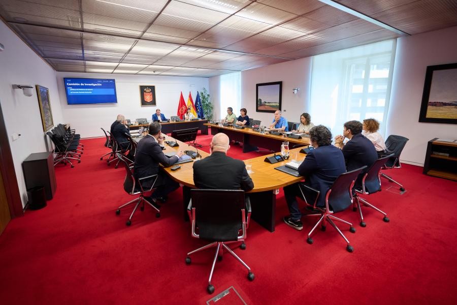 EH Bilduk lan plan serioa aurkeztu du Nafarroako obren lizitazio eta esleipenei buruzko ikerketa batzorderako