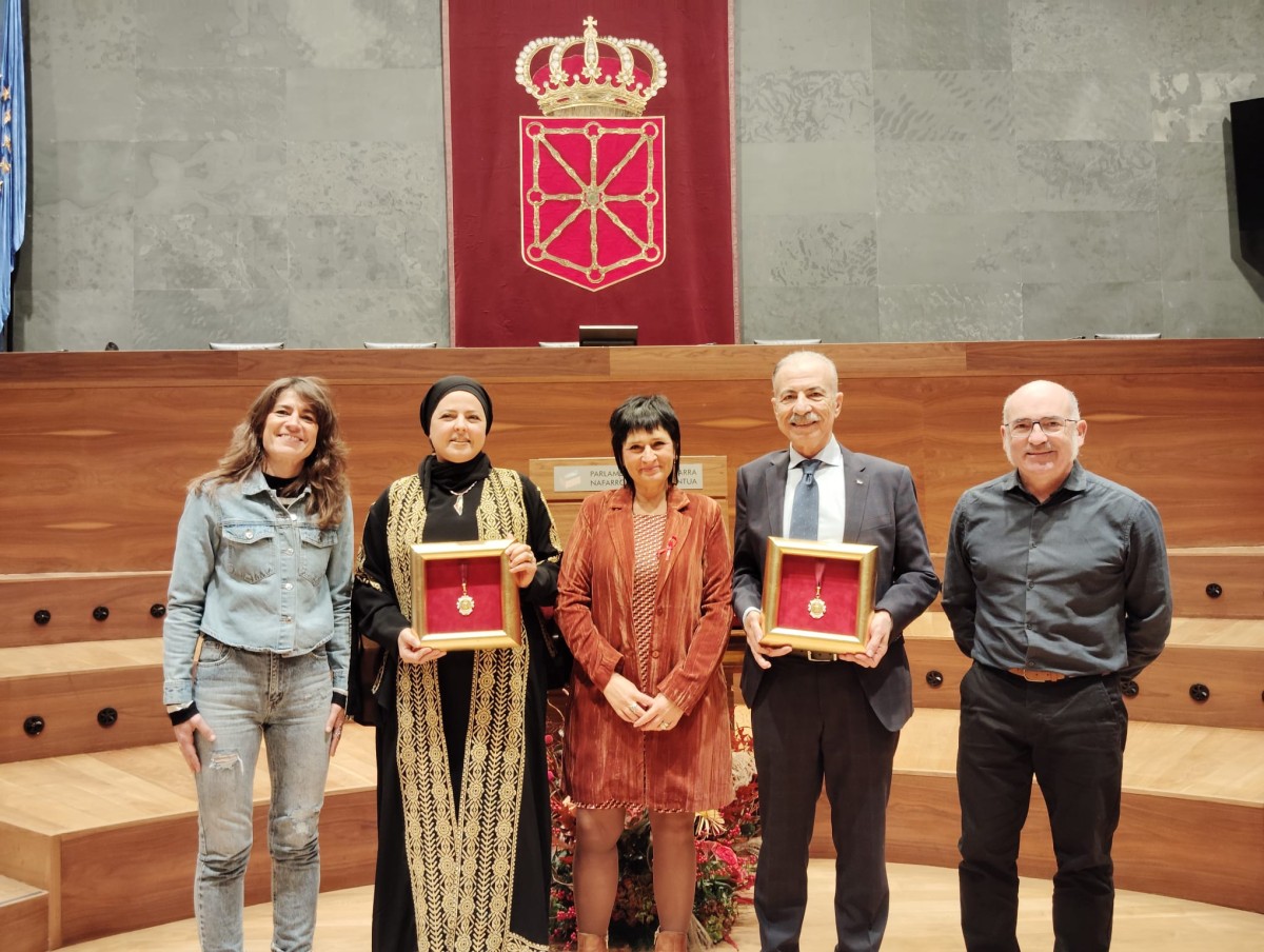 EH Bildu ez da Nafarroako Urrezko Dominaren ekitaldira joango, Israelekin lotura izateaz susmagarri den enpresa bati ematea “desegokia” dela iritzita