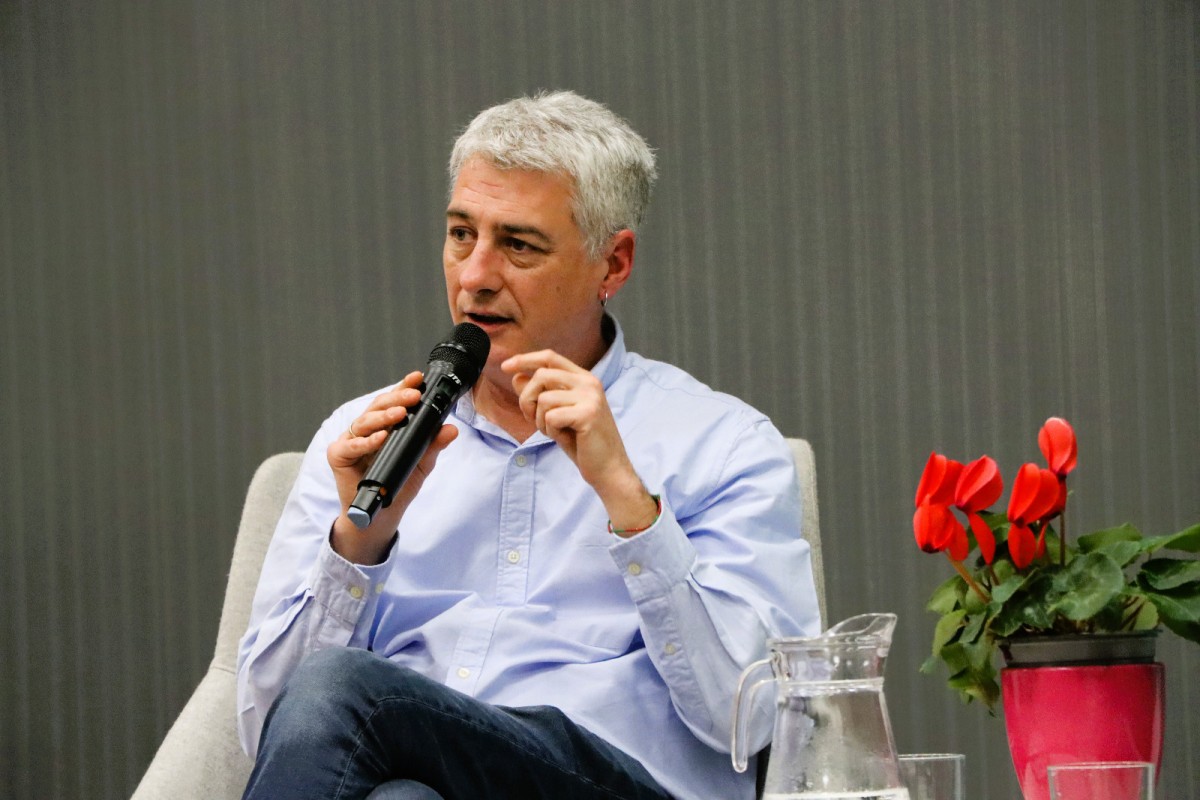 Oskar Matutek ehun lagunetik gora bildu ditu Barañainen egungo egoera politikoaz hitz egiteko